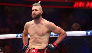Procházka stoupl v žebříčku UFC. Doma už regeneruje v lesích