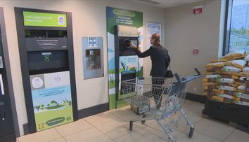 Povinné zálohování plechovek a PET lahví se blíží. Kaufland spustil pilotní projekt