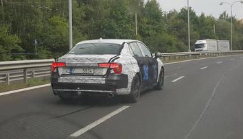 Tajemný prototyp na českých silnicích. Škodovka to není!