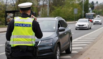 Řidič nabídl policistům 50 tisíc korun. Dělejte, že jsme se neviděli, vyzval je