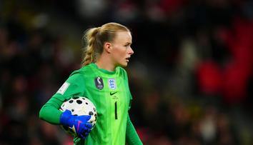 Sexy brankářka Chelsea provokuje z ráje. Okouzlila fanoušky v plavkách