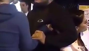 Žena chytla manžela s milenkou na letišti, pak se začaly dít věci!