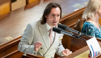 Zneužití situace, dezinformace veřejnosti. Doksanský vyčítá střet u Sněmovny opozici
