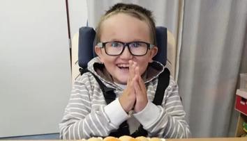 Desetiletý Adámek bojuje s vážnou nemocí. Náklady jsou pro rodinu nezvladatelné