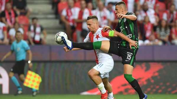 Slavia na hřišti dominovala, ale po hubené výhře nepostoupila