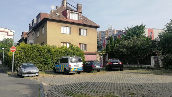 Na ulici v Praze našli mrtvého muže! Policie nevylučuje vraždu