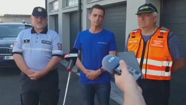 Švindl s falešným kódem ke sbírce zarazila policie, má podezřelého - Vimarsana News