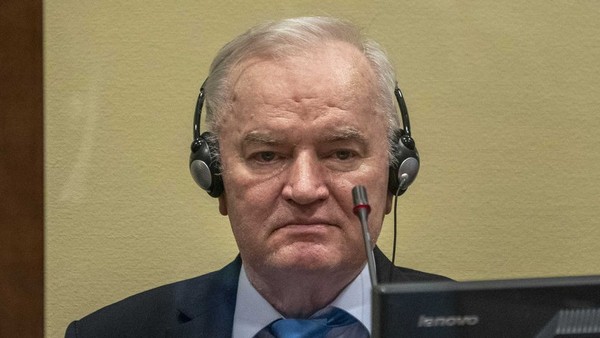 Soud v Haagu potvrdil doživotí pro velitele Ratka Mladiće za genocidu