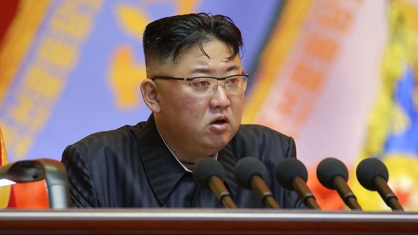 Severokorejský diktátor Kim dál hubne. Mluví se o vážné nemoci