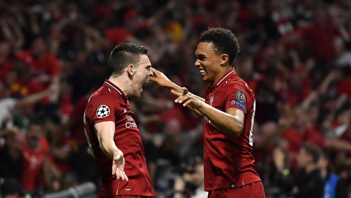 Běžný den Liverpoolského obránce: Čtyřikrát zavolat svému parťákovi