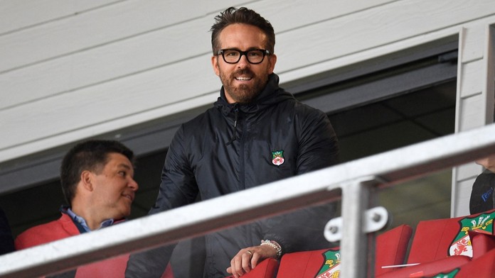 Reynoldsovi stačí Wrexham. Hokejovou Ottawu nakonec nekoupí