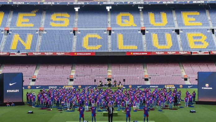 Barcelona představila nové dresy. Jejich vzhled vás možná překvapí