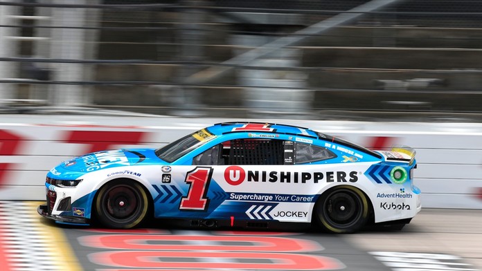 Série NASCAR Cup Series vstupuje do finále: První zastávka? Darlington