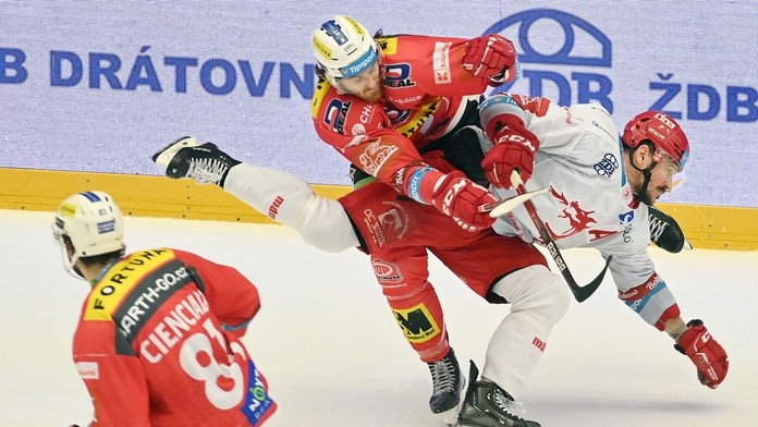 Kacetla zastínil Will. Pardubice udržely čisté konto a srovnaly stav semifinále
