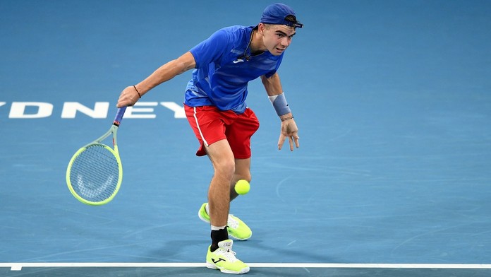 Svrčina se kvalifikoval na Australian Open. Postoupily také dvě mladé Češky