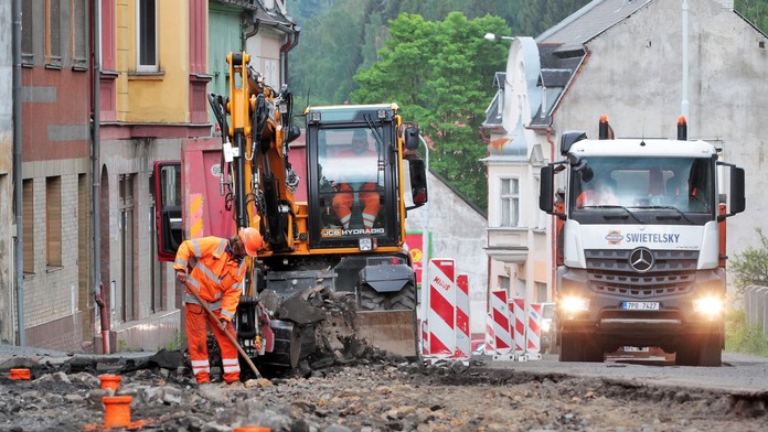 Obyvatele v obci uvěznila uzavírka. Nemůžou si nakoupit ani k doktorovi