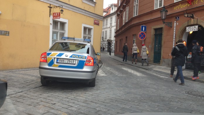 Mladík se nepohodl s učitelkami, hrozil že se zabije!