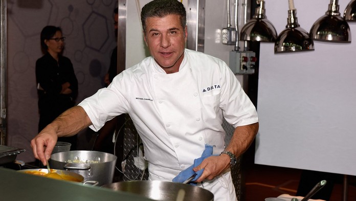 Šéfkuchař Michael Chiarello v kuchyni