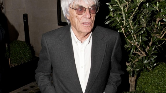 10 let v base? Kdepak! Ecclestone se vykoupil za "pětistovku"