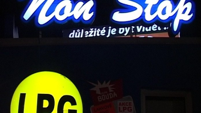 Závadný benzín ničí auta českých řidičů!