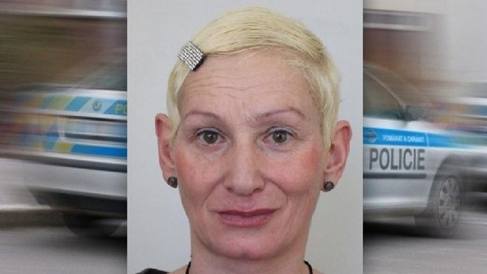Maminka doma nechala čtyři děti a odjela! Slehla se po ní zem