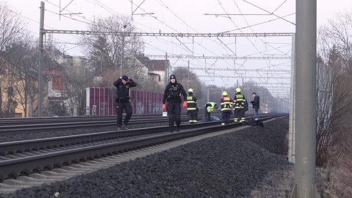 Komplikace na železnici v Praze! V kolejišti našli mrtvolu muže