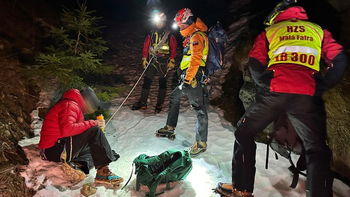 Horská služba zachraňuje turistu