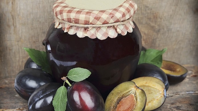 VELKÝ průvodce ZAVAŘOVÁNÍM: Jak udělat švestková povidla jako od babičky?