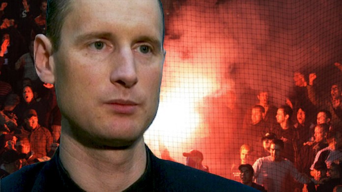 Policejní expert na hooligans: Policie na stadiony nepatří, patří do ulic