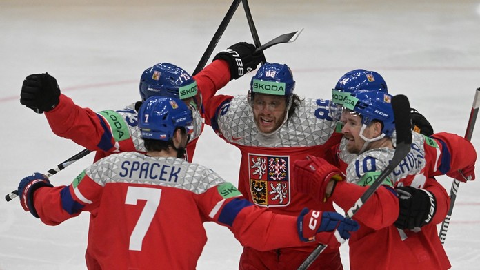 Čeští hokejisté postoupili do semifinále! Bitvu s Američany rozhodl Zacha