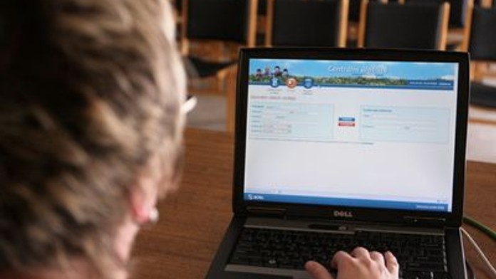 Zvýšit internetovou gramotnost žáků i učitelů, to je nový plán Googlu a ELAI