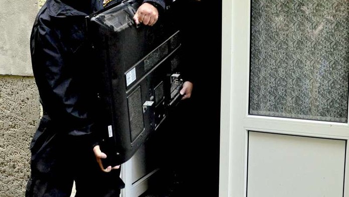 EXEKUTOŘI: Co všechno si mohou dovolit? RADY, jak se bránit