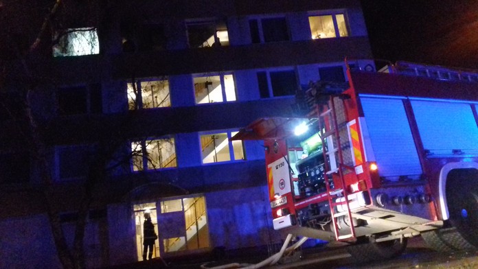 Požáry na Kladensku: Rodina se nadýchala zplodin, pes uhořel