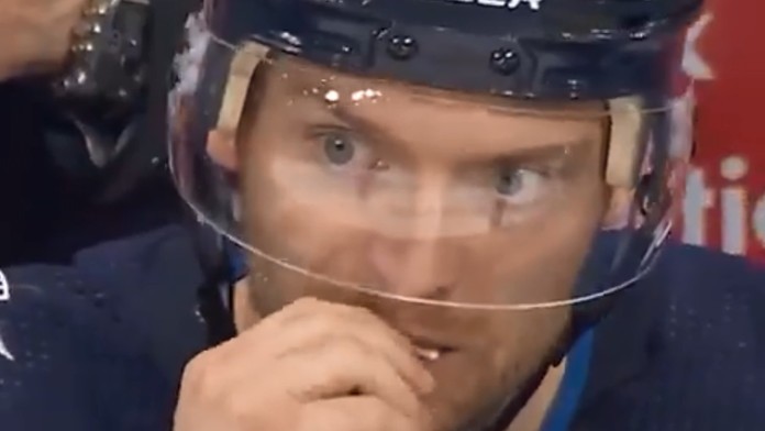 Čím se to posilňuje? Kanaďan v NHL zaujal netradiční svačinkou