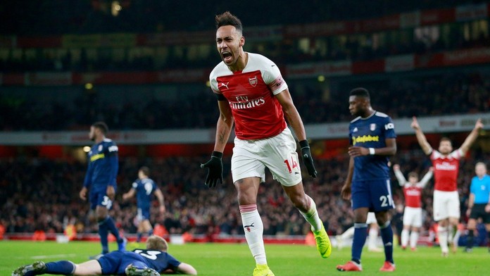 Arsenal si po propadáku zastřílel, Vardy zařídil Leicesteru výhru