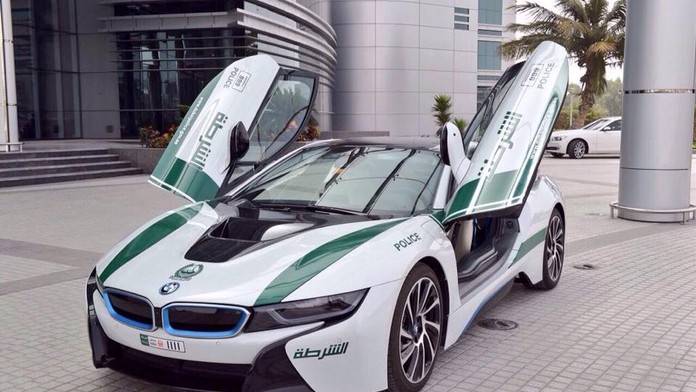Česká policie nafasuje BMW i8. A nejspíš ho dostane zase zadarmo!