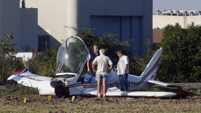 Na letecké přehlídce se utrhla vrtule a vletěla mezi diváky