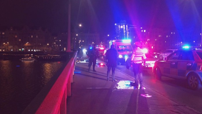 Chlapce (12) při přecházení silnice srazilo auto. Skončil v nemocnici