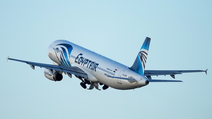 Hra o čas: Černé skříňky spadlého airbusu se vybijí už za 4 dny