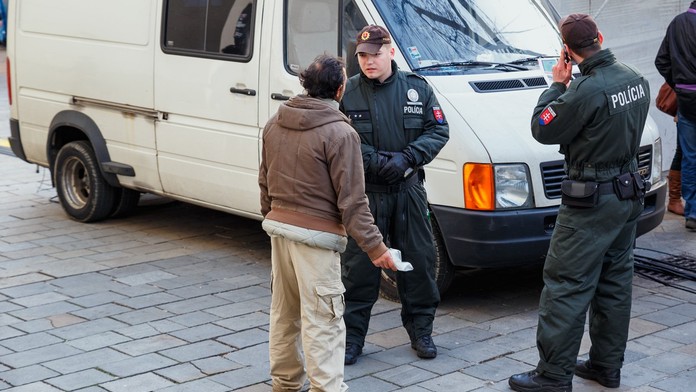Na Slovensku zatkli čtyři muže! Jsou podezřelí z terorismu