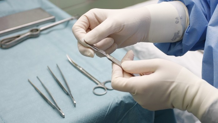 Poprvé na světě. Lékaři transplantovali obě ruce najednou