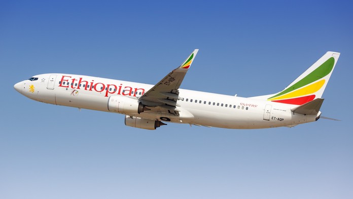 Oba piloti usnuli a místo přistání přeletěli etiopské letiště