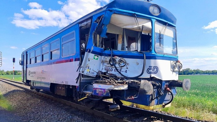 Střet vlaku s nákladním autem, 8. 5. 2025
