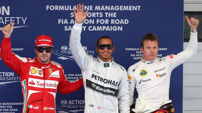 Hamilton ovládl kvalifikaci v Číně! První pole position pro Mercedes