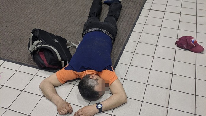 Lup se zloději moc nepovedl! Po vloupání do obchodu usnul