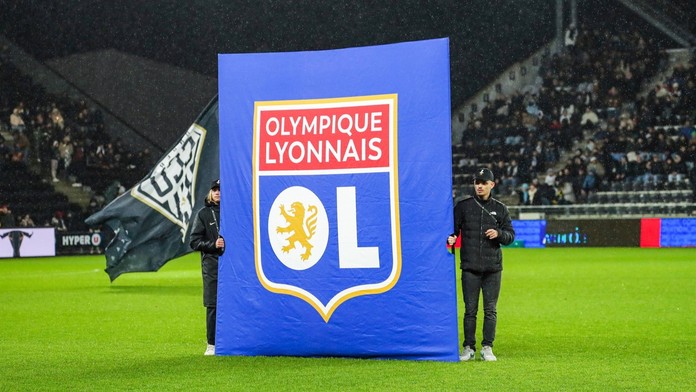 Záchrana pro Lyon. Tradiční francouzský klub zůstává v první lize