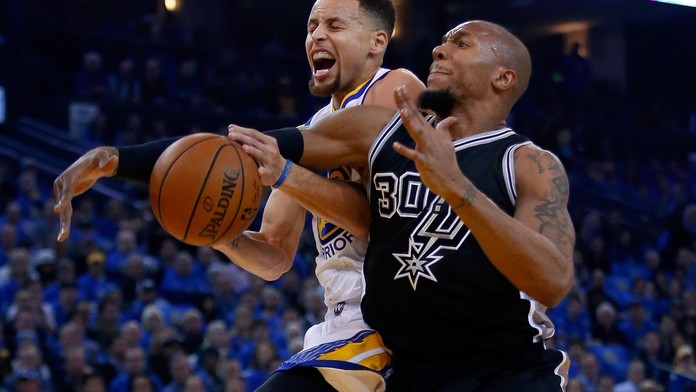 Curry nedal San Antoniu šanci, navíc znovu přepisoval historii