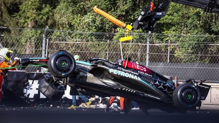 Russell F1 nehoda