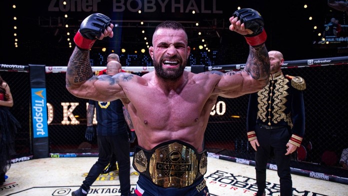 Karlos Vémola - šampion Oktagonu