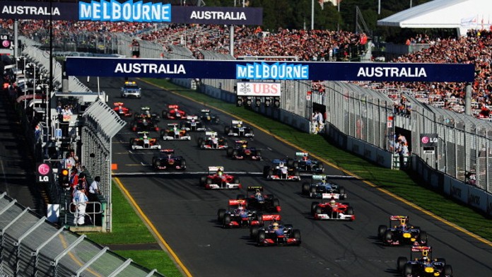 VELKÝ PŘEHLED F1: V roce 2014 je to 19 závodů, 22 borců a také žena!